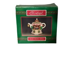 Holiday Hideaway Musical Teapot - Green and Red